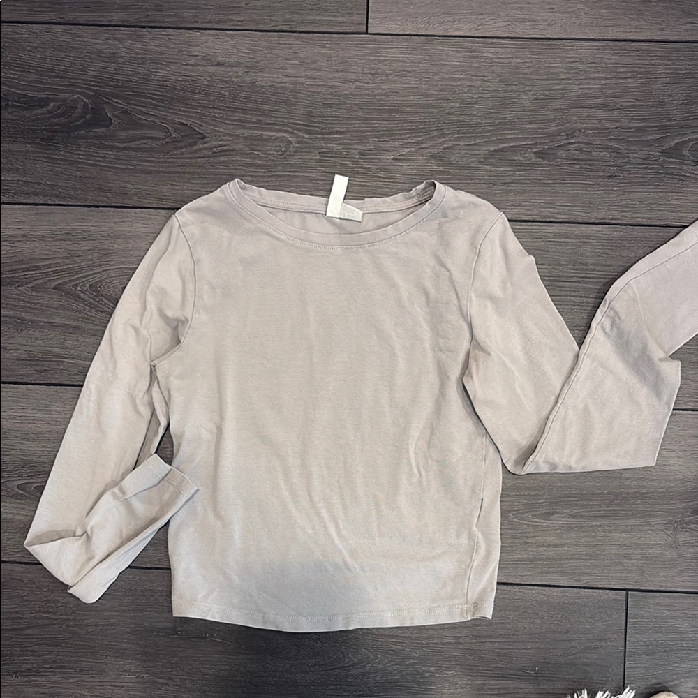 H&M Light Gray Casual Top